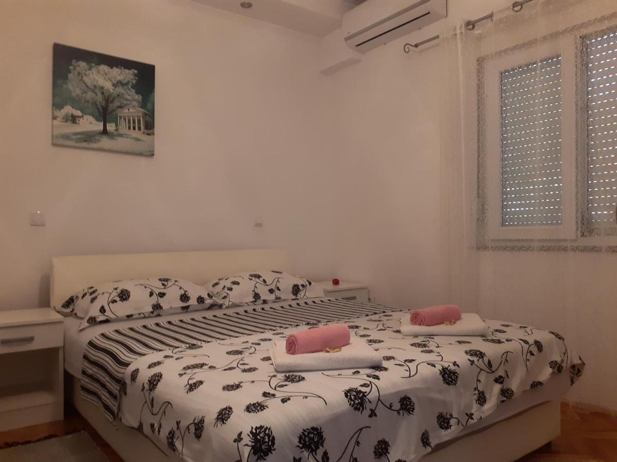 Apartmani Bridge トレビニエ エクステリア 写真