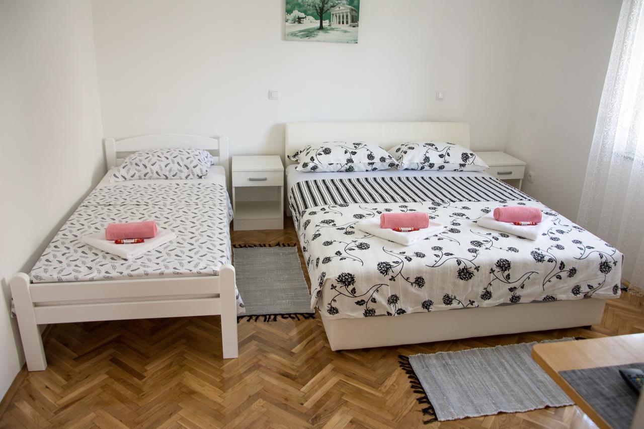 Apartmani Bridge トレビニエ エクステリア 写真